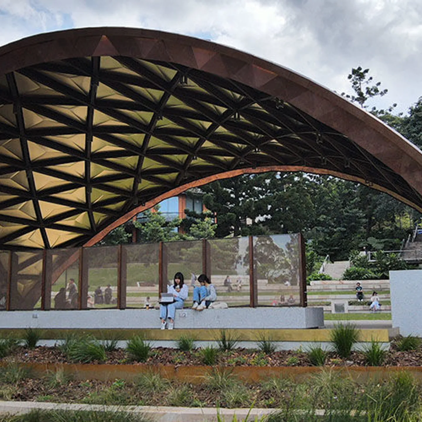 uq-lakes-amphitheatre-jpg