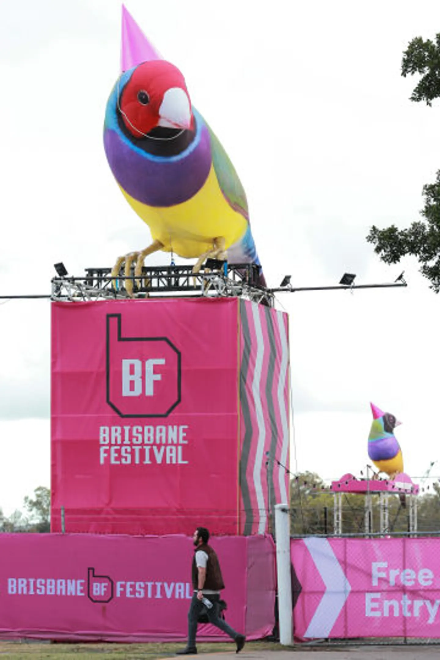 brisfest214082-messengers-jpg